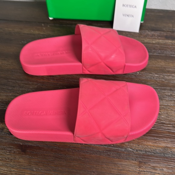 Bottega Veneta Womens Matt Rubber Gomma Slide Sandals in Lollipop pink, Size 38! - Picture 4 of 11